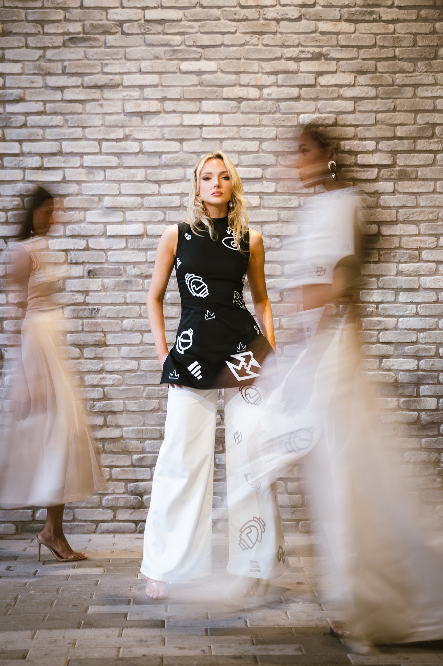 Grove Tunic Onyx x Adrian Lorenzo